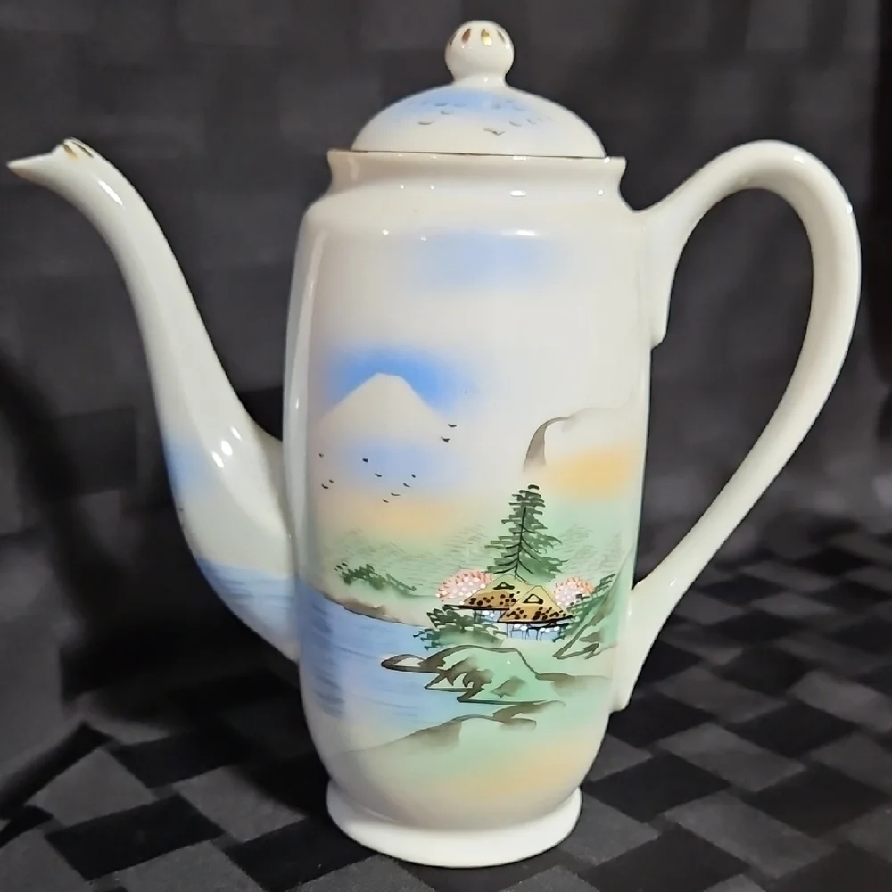 Vintage Japanese Kutani Porcelain Gold Trim 13-Piece Coffee/Tea Set Hand-Painted